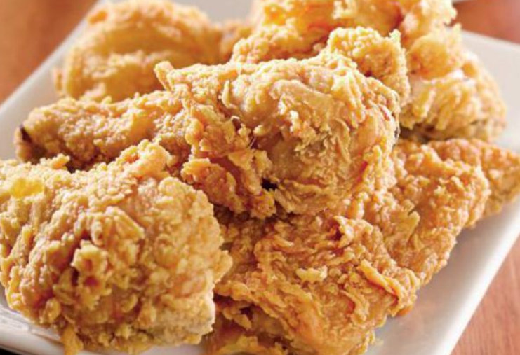 Dacă sunteți încântați de gustul puiului crocant de la KFC atunci rețeta asta de pui va deveni în scurt timp preferata dumneavoastră