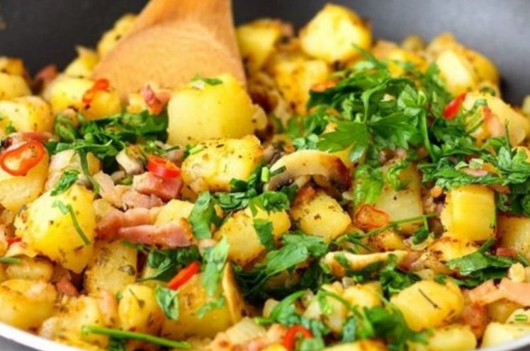 Pentru pranz si cina – Mancarica de cartofi cu sunca
