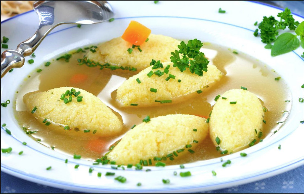 Supa cu găluște de post se face simplu și rapid și este extrem de gustoasă.