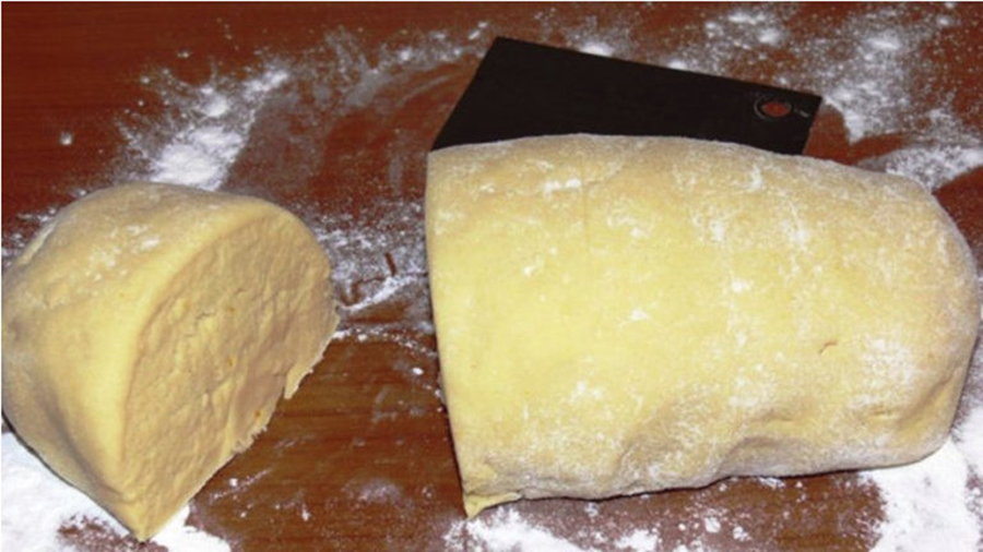 Pentru prepararea Plăcintelor cu brânză, gem sau mere. Rețeta de aluat fraged